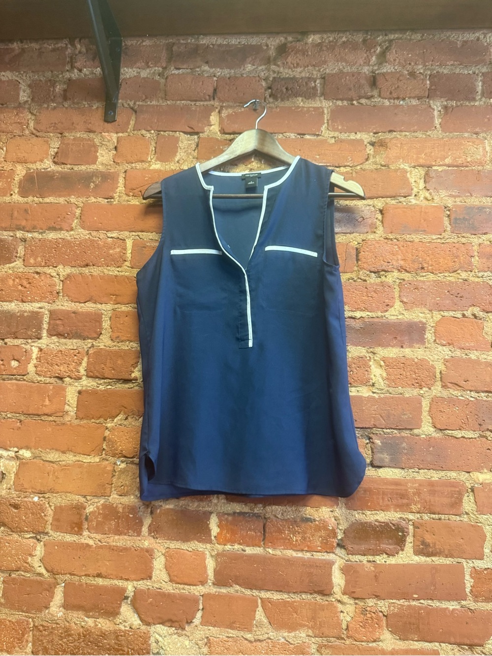 Ann Taylor Navy Sleeveless Shell with White Trim